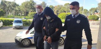 İş yerine ait paraları çalmakla