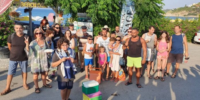 Beleşe Deniz: Plajlar Halkındır aktivistleri Escape Beach Club'ta eylem yaptı