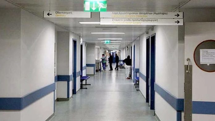 Limasol’a bağlı Ay.Yoanni bölgesinde, ikiz kardeşi ile birlikte oyun oynayan Romanya asıllı 8 yaşındaki çocuğa Rottweiler cinsi köpeğin saldırdığı belirtildi.