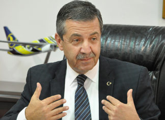 Dışişleri Bakanı Tahsin Ertuğruloğlu