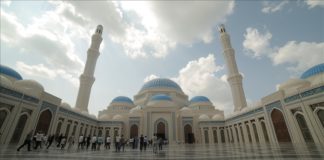 Orta Asya'nın en büyük camisi Kazakistan'da açıldı