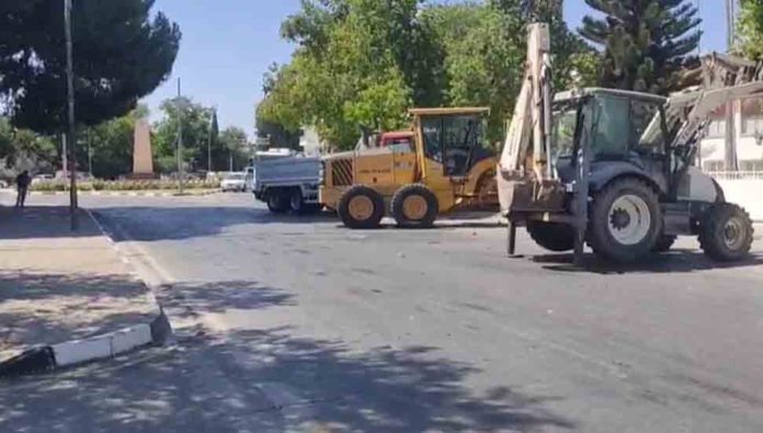 Belediye emekçileri, Cumhuriyet Meclisi önünden araçlarını çekti