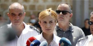 Kıbrıslı Türk Tansu Cidan'ın (41) Güney Kıbrıs'taki Merkezi Cezaevi’nde dövülerek öldürülmesiyle ilgili olayın araştırılması kapsamında 6 personelin açığa alındığı belirtildi.