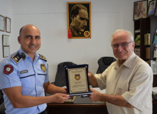 İtfaiye Haftası etkinlikleri kapsamında emekli itfaiyecilere plaket takdim edildi