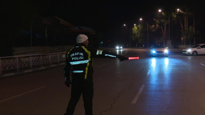 Polisin trafik denetimleri devam ediyor… 18 araç trafikten men edildi