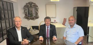 Gazimağusa Belediyesi Bağımsız Belediye Başkan adaylığını açıklayan Cem Dana, UBP Genel Başbakanı, Başbakan Ünal Üstel ve UBP Genel Sekreteri Oğuzhan Hasipoğlu ile yaptığı görüşme sonrası adaylıktan çekildiğini duyurdu.