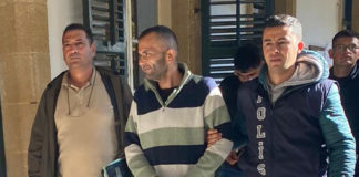 Mahkemede yeminli şahadet veren polis memuru Soner Şaban, huzurda bulunan zanlı Murat Gören’in "Sirkat” ve “Sahtekarlıkla Para Temini” suçlarından methaldar olduğunu belirtti.