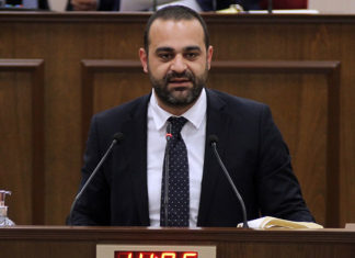 Ongun Talat: Hep birlikte insanlığa tutunmak zorundayız
