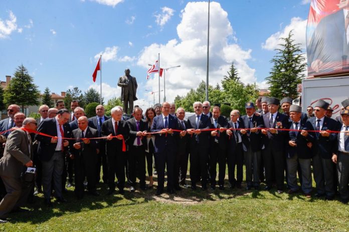 Bolu’da Kurucu Cumhurbaşkanı Denktaş’ın heykeli dikildi