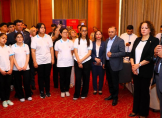 KKTC'nin yükseköğretim olanakları Azerbaycan'da tanıtıldı