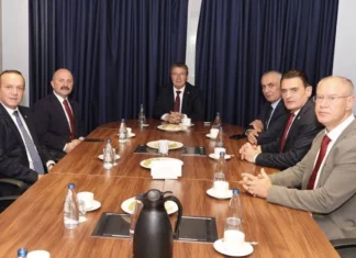 Başbakan Üstel, Adıyaman Valisi Varol'la görüştü: Çıkacak karar örnek teşkil etmeli