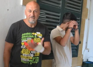 Uyuşturucuyu evinde ekip büyüttü