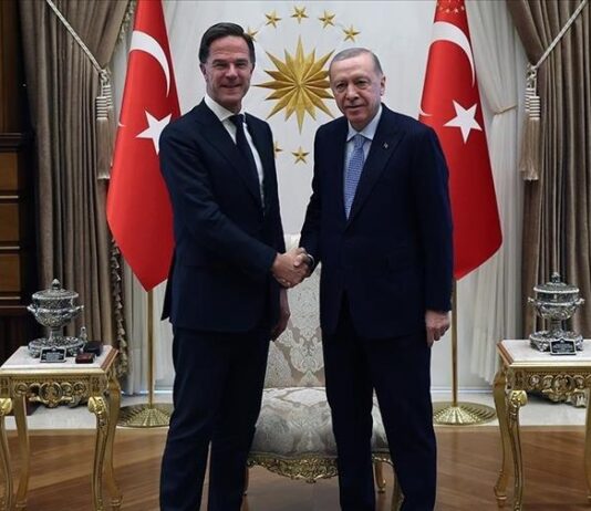 Erdoğan, Rutte ile telefonda görüştü