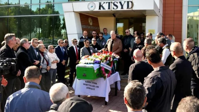 Fevzi Beyar için Kıbrıs Türk Spor Yazarları Derneği’nde tören düzenlendi