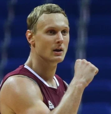 Letonyalı 32 yaşındaki eski milli basketbolcu Janis Timma, yaşamını yitirdi