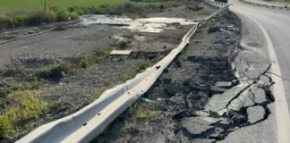 Kalecik bölgesinde bozulan yol, aylardır tamir edilmeyi bekliyor