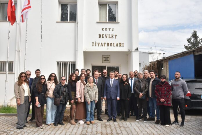 Başbakan Üstel, yapımı süren tiyatro binasında incelemelerde bulundu: “Yarım kalan projeleri birer birer sıraya koyup, bitireceğiz”