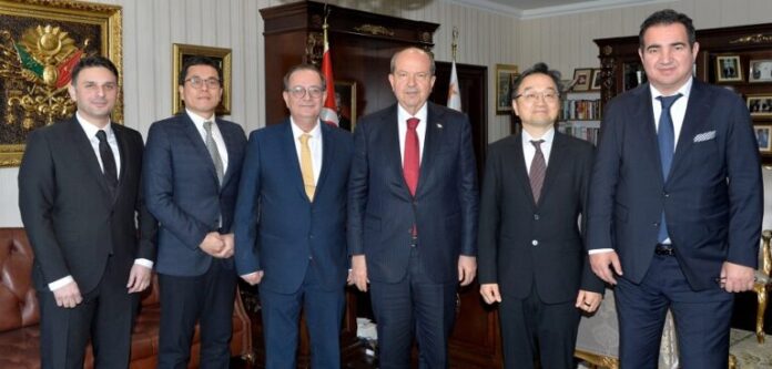 Cumhurbaşkanı Tatar, Samsung Electronics Türkiye Başkanı ve beraberindeki heyeti kabul etti