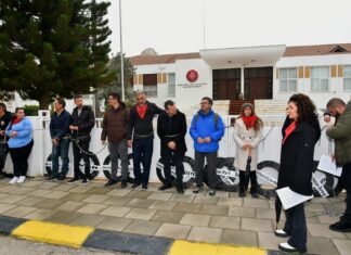 KTOEÖS Meclis önündeydi..Selma Eylem: 2008 ve 2011 sonrası işe başlayan öğretmenler haksızlığa uğradı