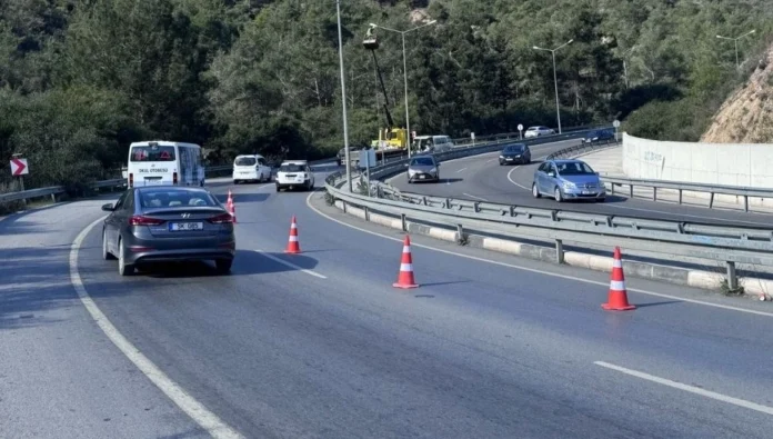 Girne-Lefkoşa Anayolunda aydınlatma çalışması: Ciklos Mevkinde sağ şerit trafiğe kapanıyor